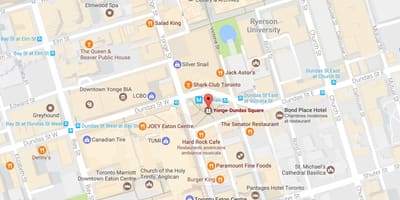 Kart keçəndə yonge adam-Дандас-square Toronto